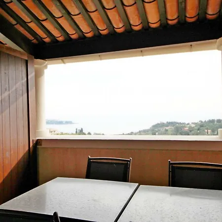 Cap Esterel Le Village : 3 Pieces Vue Mer Au Calme 330la *